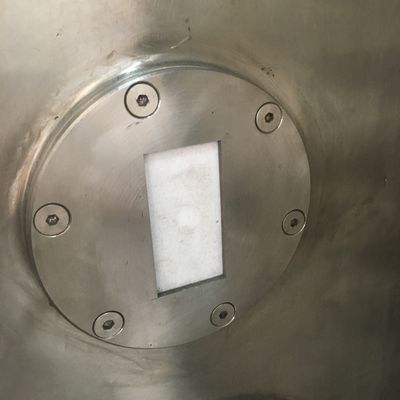 El animal doméstico trata el secador del vacío de la microonda